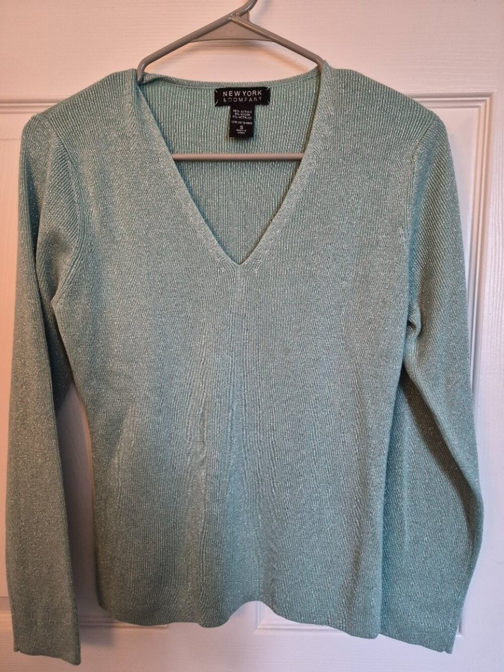New York & Company Women Long Sleeve V-neck Mint/Light Green Metallic Sweater S